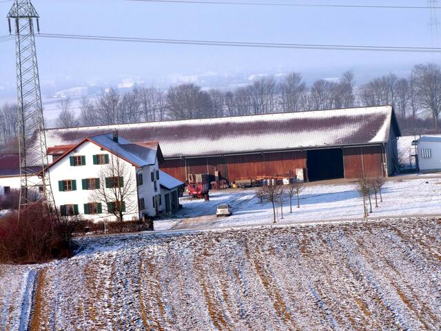 Blick zum "Bobinger Bergl" ...