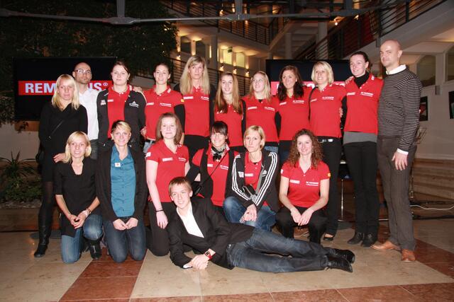 Volleyballerinnen und Leichtathleten des Vereins. (Foto: L. Nichelmann)
