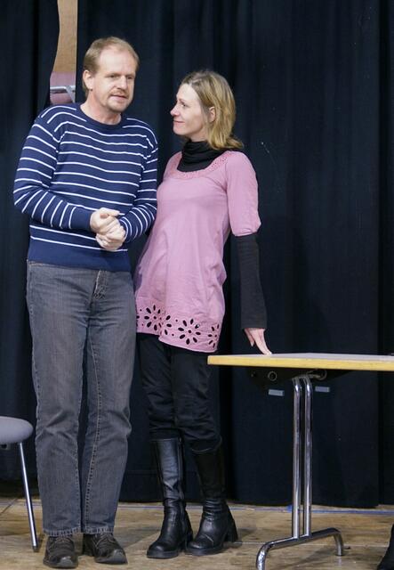 Monica Henk mit dem Sekretär Perigrine Potter (Probenfoto)