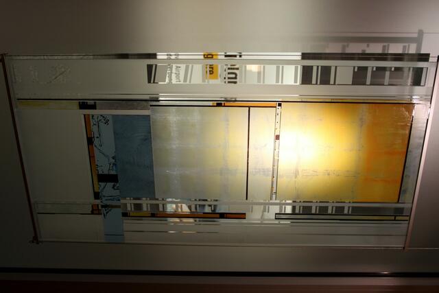 Fensterbild in der Kapelle Flughafen