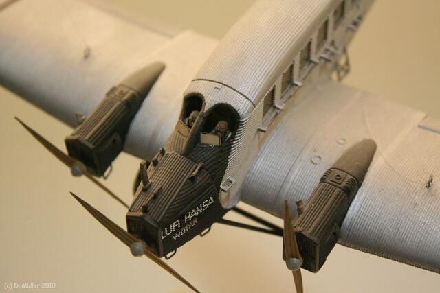 Modell einer Junkers JU-52.