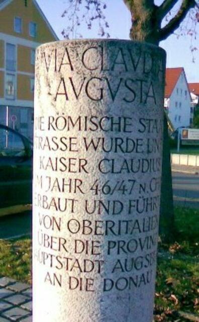 Via Claudia Augusta - meilenstein / Königsbrunn