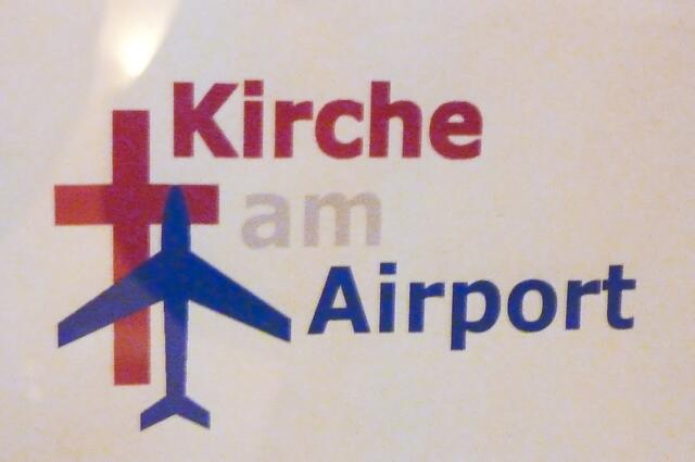 in der kleinen Flughafenkapelle ...