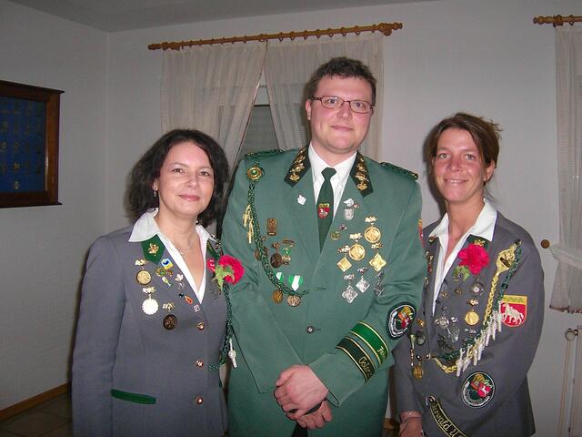 Verdienstnadel des KSSV Neustadt in Silber und Bronze: v.l.: Silvia Klug, Thorsten Weik(Bronze)Claudia Billert (Silber)