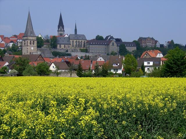 Blick von der Diemel auf das westfälische Warburg.