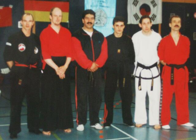 André K., Marc S., Harabi D., Davut S., Hannes H. und Ali Kocaman (v.l., Tilly-Cup)