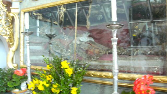 Seitenaltar - Reliquienschrein St. Peter & Paul
