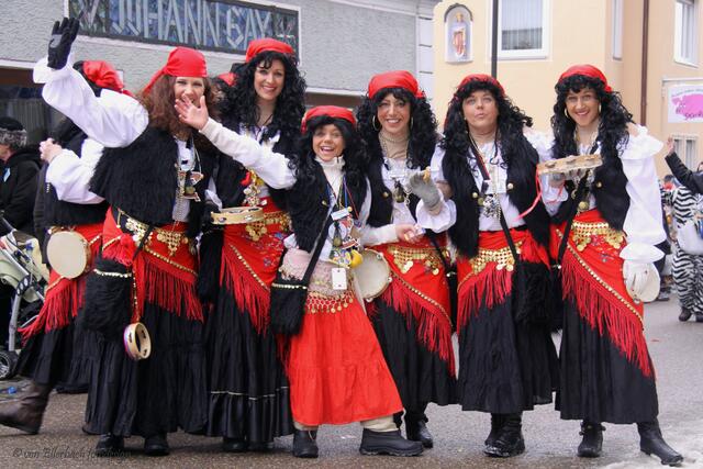 Die Zigeunerinnen des Knöringer Faschingshaufens