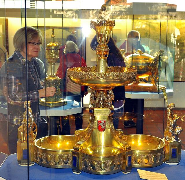 Teilvergoldeter Tafelaufsatz aus Silber (Hannover 1913)