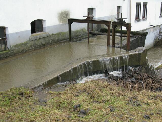 Hochwasser an der Salzböde, der Mühlbach bei der Hüttenmühle