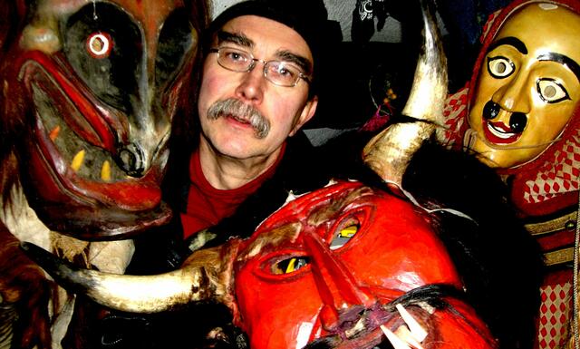 Abschreckende Krampusmasken aus den Alpen  und schöne alte Glattlarve aus Kipfenberg
