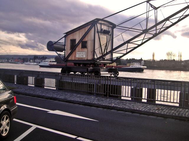 hatten das große Glück, dass unser Basalt günstig auf dem Wasserweg transportiert werden konnte.