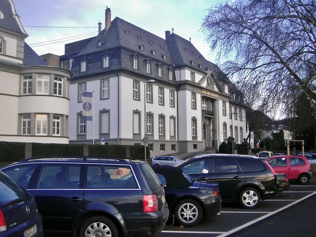 Am 2. Juni 1888 gründeten elf niederländische Kaufleute und einige deutsche Steinbruchbesitzer in Köln die Basalt-Actien-Gesellschaft. Noch im selben Jahr trat die Familie Werhahn der Gruppe als Gesellschafter bei.