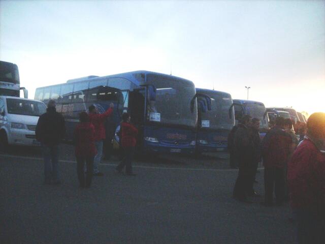 Busse wie an einer Schnur
