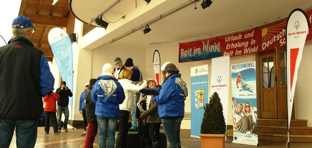 Karin Seehofer verteilte bei der Siegerehrung die Medaillen