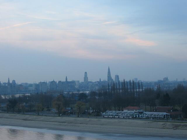 Antwerpenankunft am Morgen