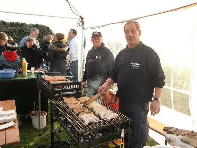 Das Grillteam der Feuerwehr Groß Ilsede
