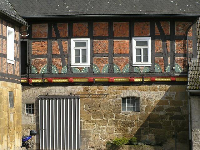 Fachwerkzier - Anklängen der Weserrenaissance und Backsteingefachen