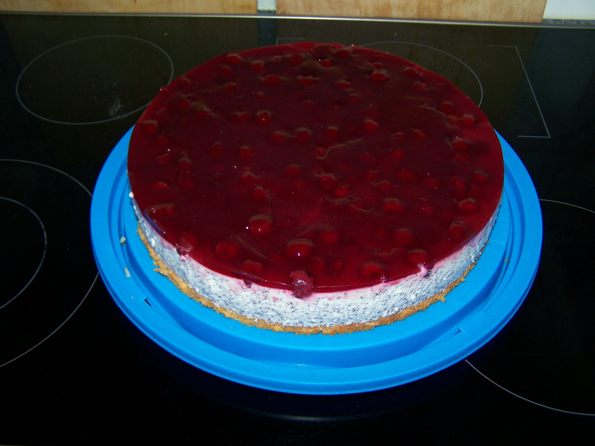 Frischkäsetorte mit Kirschen und Mohn - Burgwedel