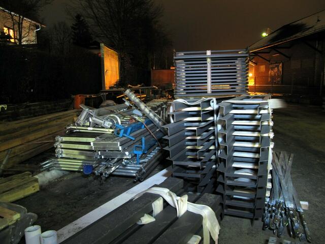 08.02.: Teile fürs Bahnsteigdach