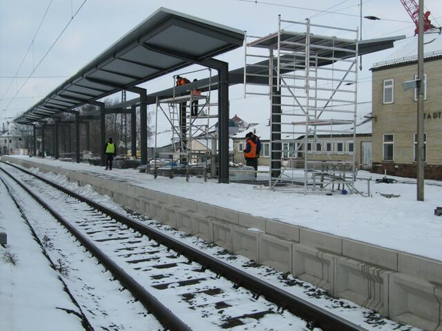 14.02.: Montagearbeiten am Dach