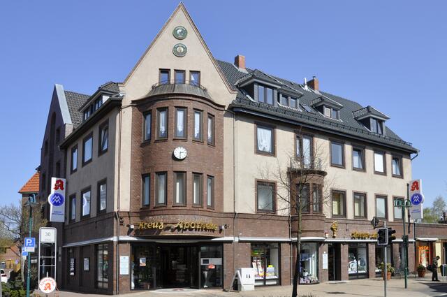 Meyers Apotheke erwartet seine Kunden...