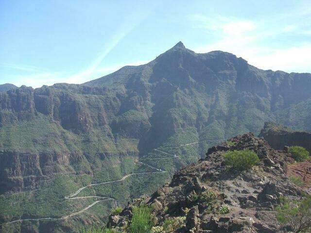 Die Landstraße nach Masca, gesehen aus 1000 Meter Höhe