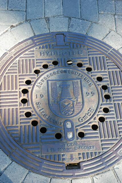 kanaldeckel von 1999