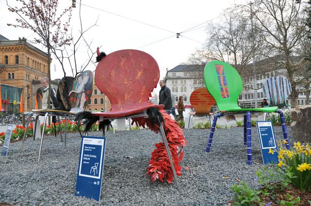 Sitzkunst von Carolin Grondey.  Titel:  Teufelsritt
