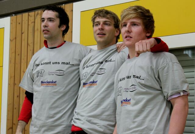 Warten mit Spannung auf die Schlusssiere: v.l. Gunnar Stein, Julien Ziert, Patrick Dienelt