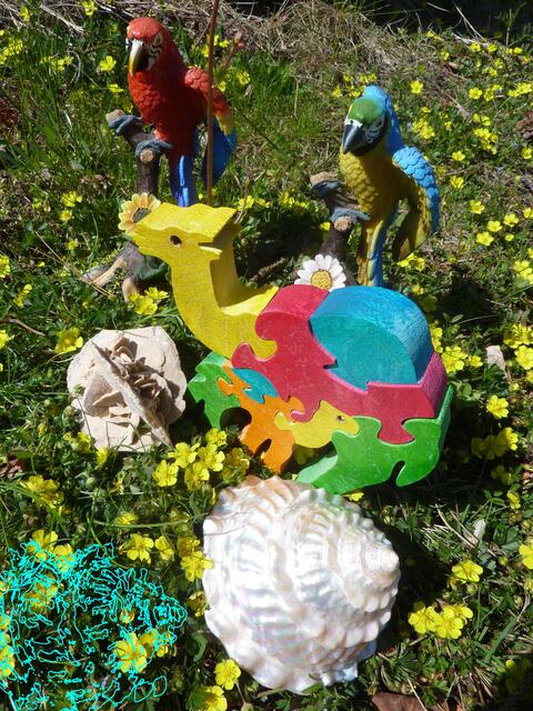 Assemblage figürlich. W.H. grüßt Jeff KOONS.