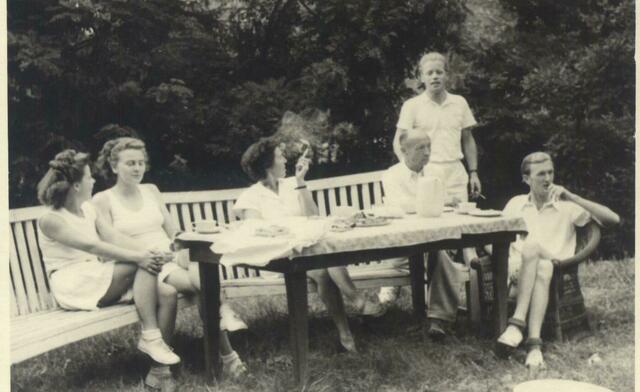 Kaffeepause (zwei Damen aus Kirchhain, Frau Schnabel, Herr Schnabel, Herr Wunderlich aus Kirchhain, Herr Rauchfuß) | Foto: Wilhelm Richter