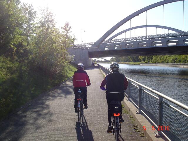 Am Kanal in der Abendsonne