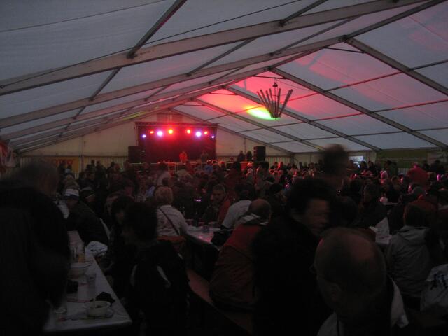 Das Festzelt in Oberhof am Vorabend