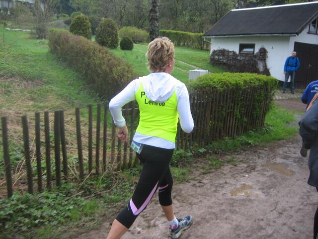 Birgit hat noch einen Kilometer ins Ziel