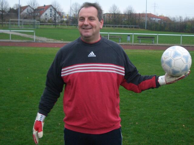 Andi Hiller: Sicherer Rückhalt, ob mit einer Hand, mit beiden Händen oder mit der Faust...