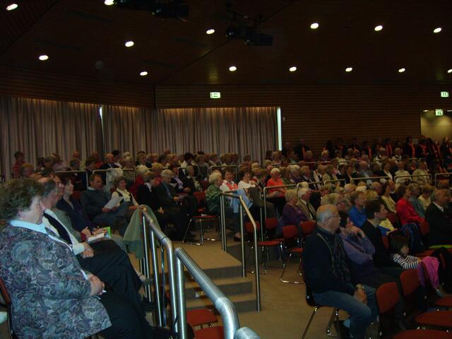 Fast ein volles Haus in der Agora von Uetze