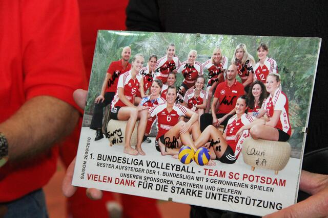 Souvernier an die Sponsoren vom Team. (Foto: Gerhard Pohl)