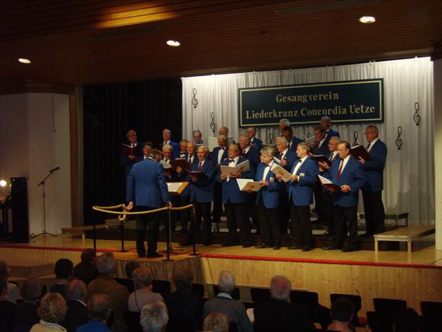 Gemeinsames Singen der Männer