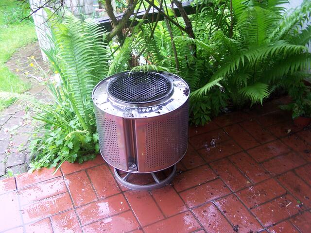 Feuertopf im Regen, traurig wie noch nie...