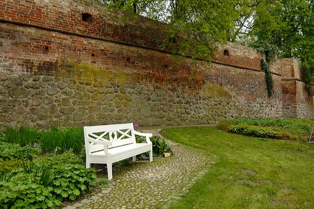 Stadtbefestigung aus der Mitte des 13. Jahrhunderts