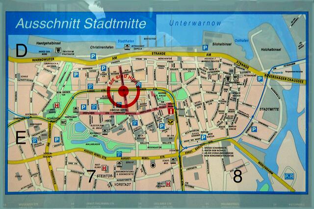 Informationstafel als Orientierungshilfe