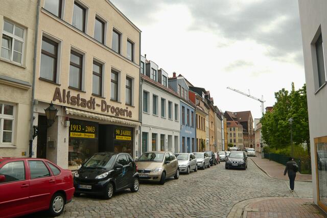 Sanierte Altstadthäuser in der Wollenweberstraße