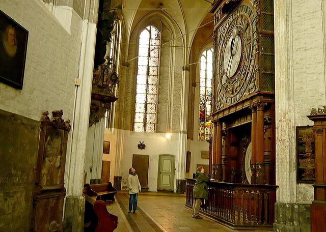 11 m hohe astronomische Uhr in St. Marien