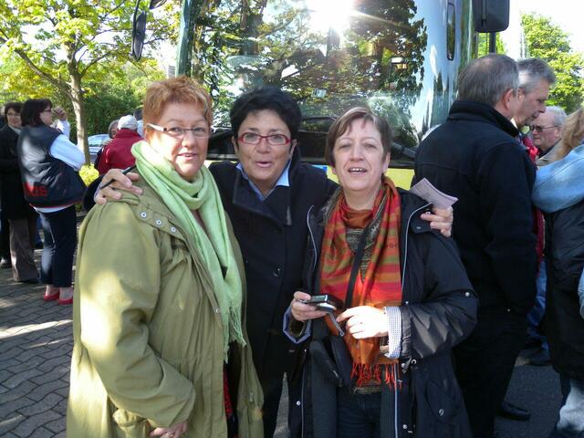 M.-P. Thommerel mit ihren Helfern Monique Vivier und Yvonne Fontaine