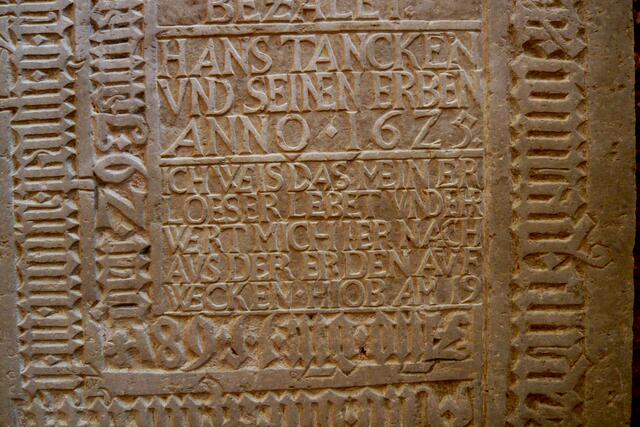 Detail, Grabplatte aus dem 17. Jahrhundert