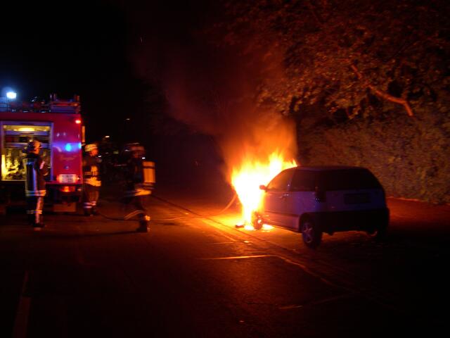 PKW in Flammen....