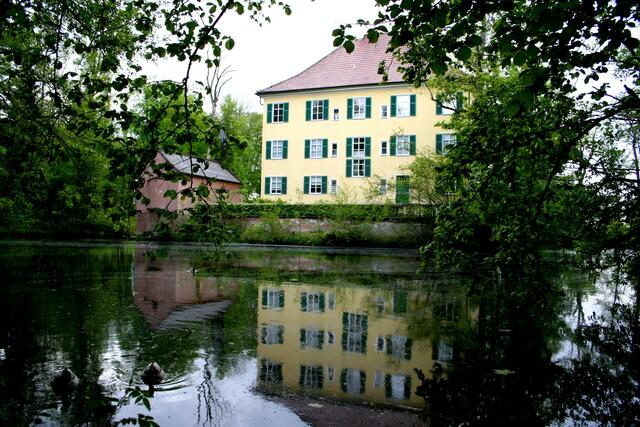 das Wasserschloss gehörte einst ihrem Vater Herzog Max in Bayern