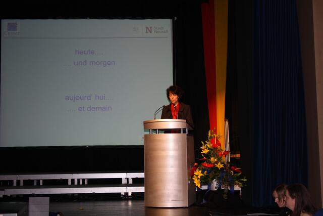 Die Vorsitzende des Partnerschaftvereins Anne Hagen bei ihrem Grußwort.