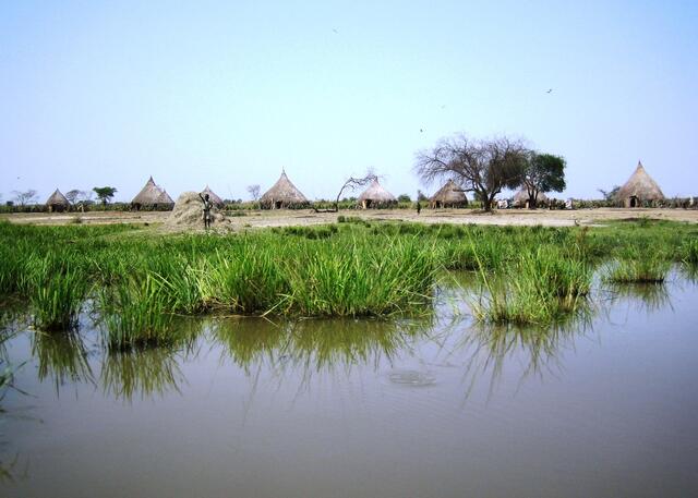 Die Kinder in den Siedlungen winken immer.